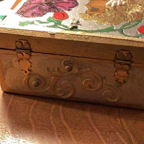 Decorative wooden box - Picture 4 of 6